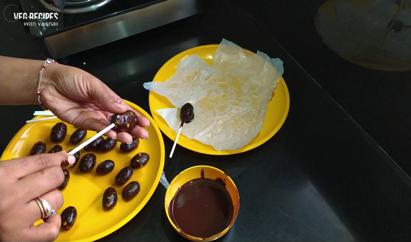 Date Chocolate Pop | Handmade Dry Fruit Chocolate