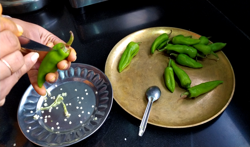 Besan ki Bharwan Mirch | Stuffed Green Chilies 