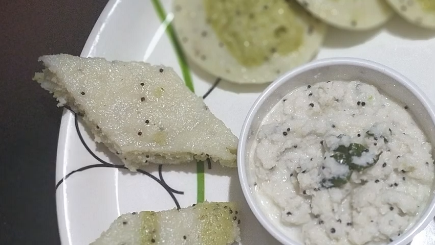 coconut chutney is prepared with many variations and every variation is a perfect combination.
