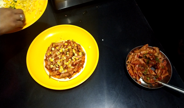 Red Sauce Pasta Pizza | Red Sauce Pasta Pizza Recipe On Tawa