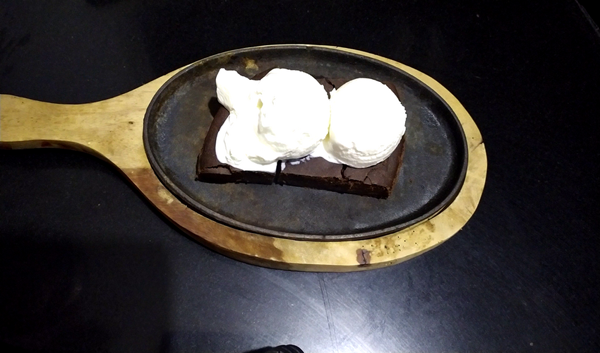 Sizzling Brownie with Ice Cream | Sizzling Chocolate Brownie