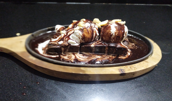Sizzling Brownie with Ice Cream | Sizzling Chocolate Brownie
