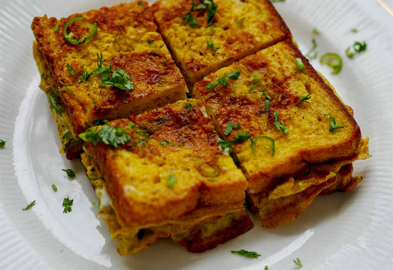 BREAD-CHEESE WITH OMELET - Breakfast foods for a healthy digestive system