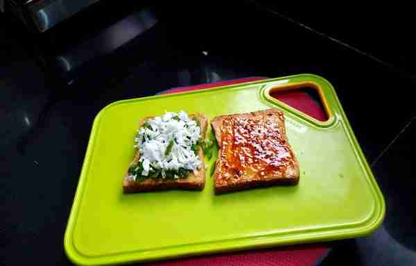 Grilled Cheese Capsicum Sandwich | Chili Cheese Sandwich