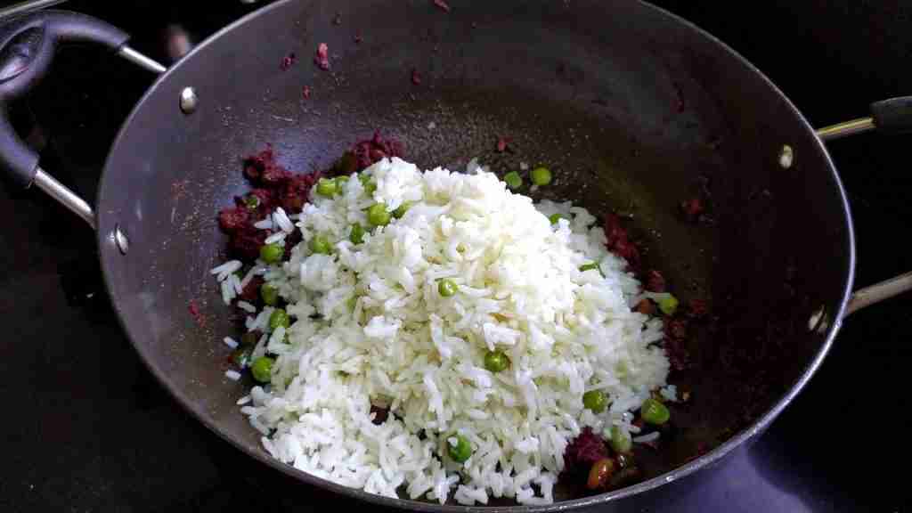स्वस्थ लाल चावल | चुकंदर चावल पकाने की विधि | वजन घटाने के लिए लाल चावल