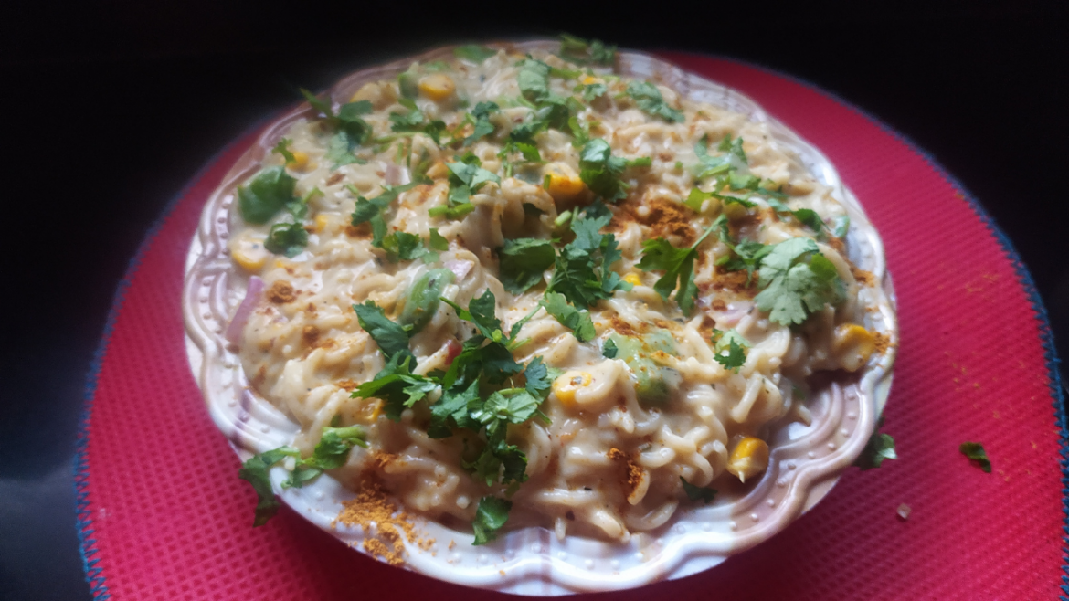 cheese maggi with white sauce